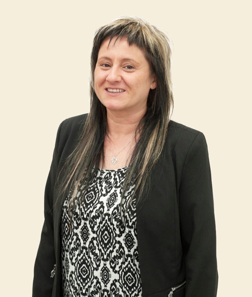 Thais, asesora contable en Asesofix